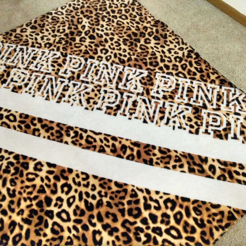 Victoria's Secret PINK cheetah Sherpa blanket